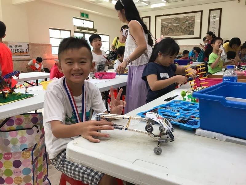 2019台灣青少年機器人大賽選手開心一笑