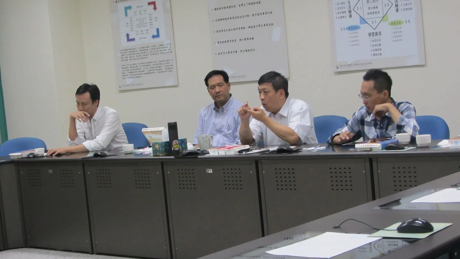 1060626_103學年度理學院推動「2015科技教育月」檢討會議 第7張