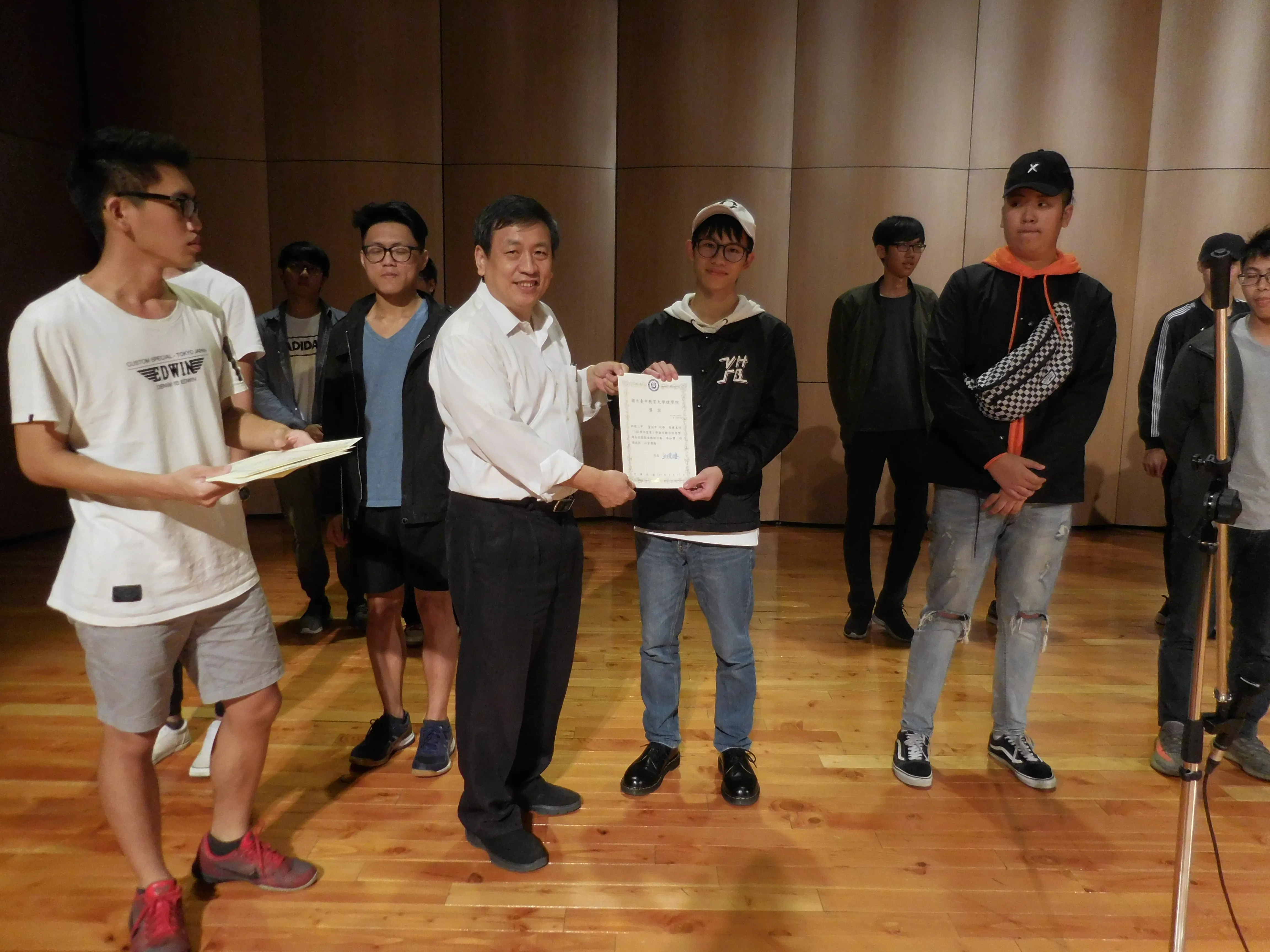 1070417_院聯合班會暨跨系校園歌曲聯誼活動照片 第1張