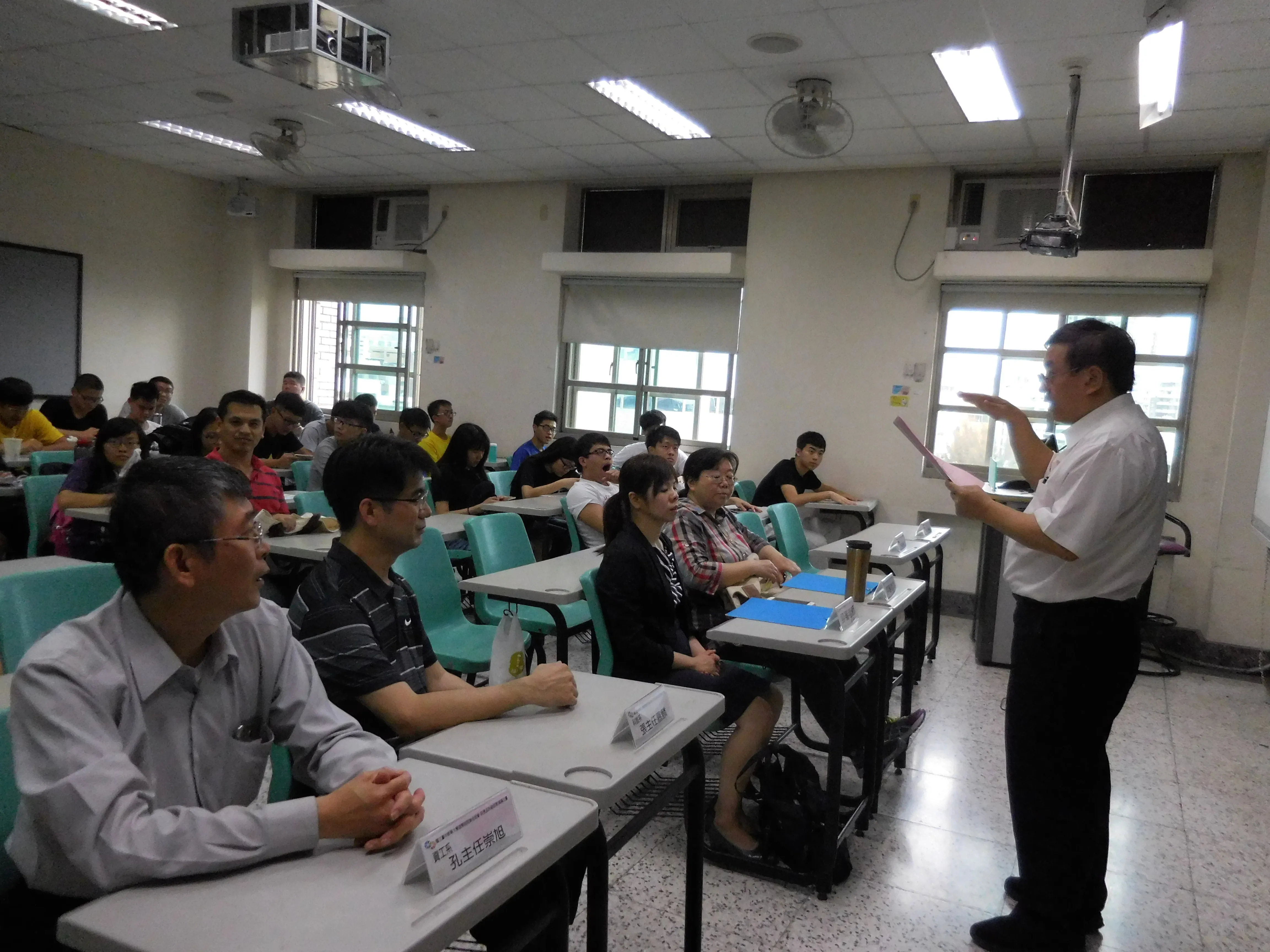 1060418_105學年度第2學期院聯合班會-院長盃系級演講比賽 第2張